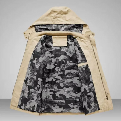 Elegant jacka med flera fickor för en praktisk och sofistikerad stil