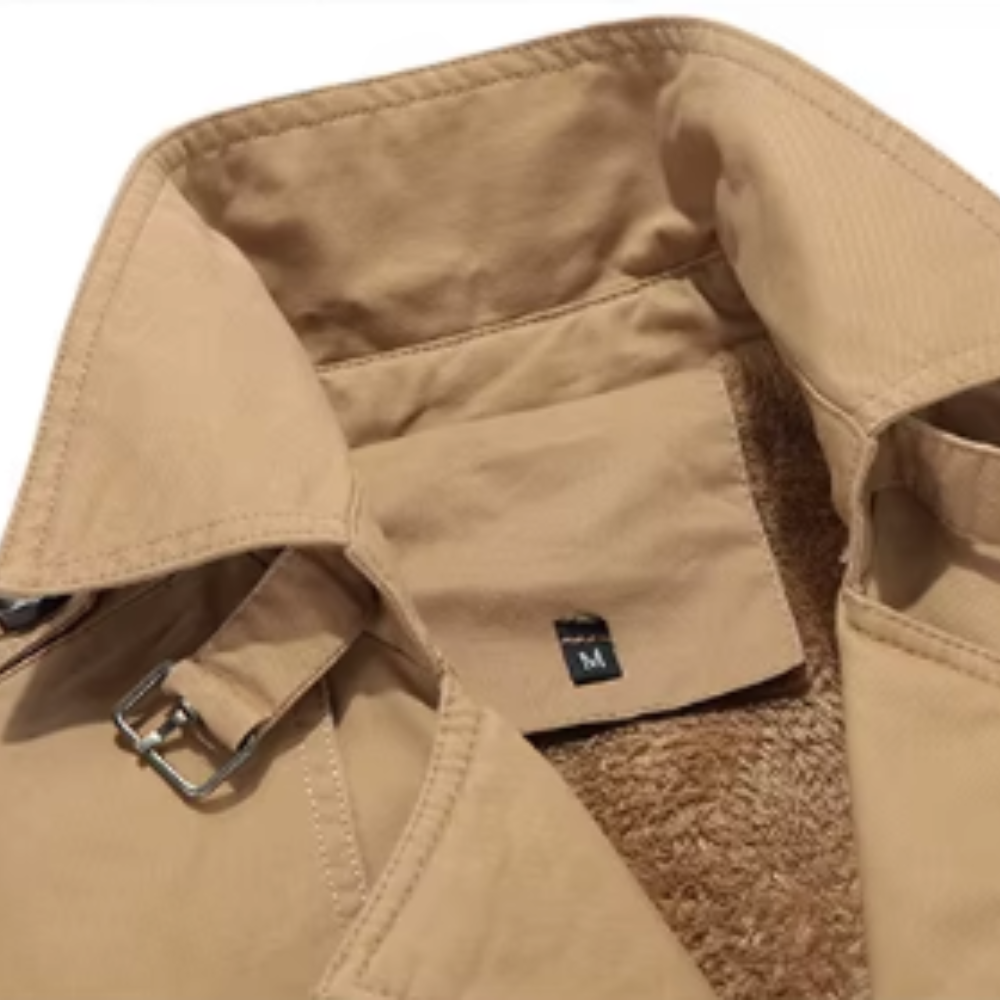 Lyxig dubbelknäppt trenchjacka med fickor och mysig komfort