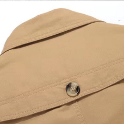 Lyxig dubbelknäppt trenchjacka med fickor och mysig komfort