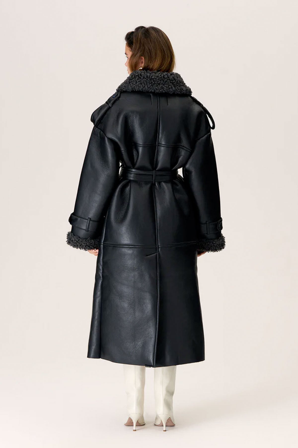 Shearling Trench Coat with Oversized Collar and Sculpted Waist Belt – Luxurious Cold-Weather Outerwear